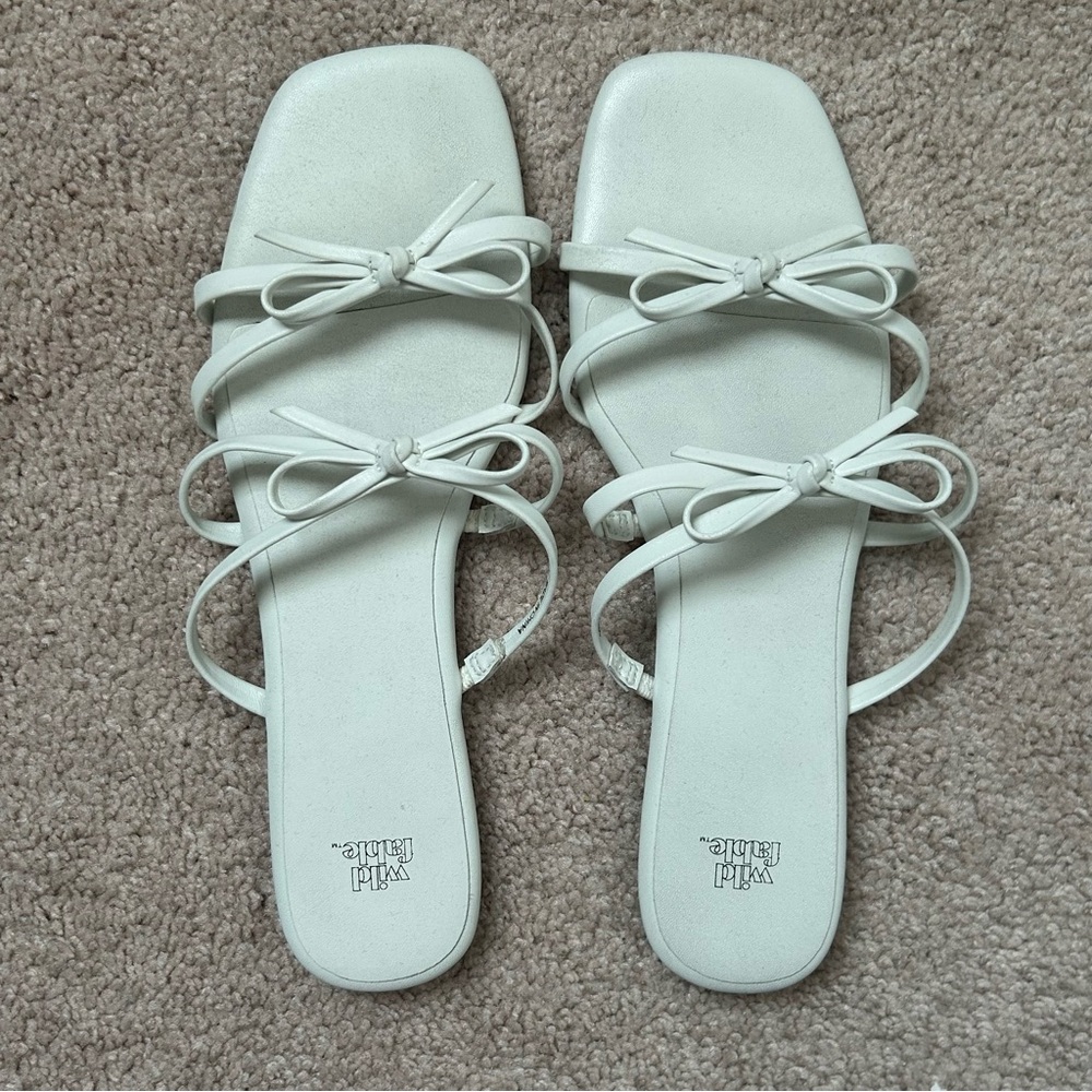 Wild Fable White Sandals with Open Toe and Bow Detail